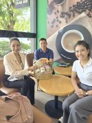 คุณขวัญชัย เจ้าของแบรนด์ออเรนทัลเนอเจอร์ จากภูเก็ต